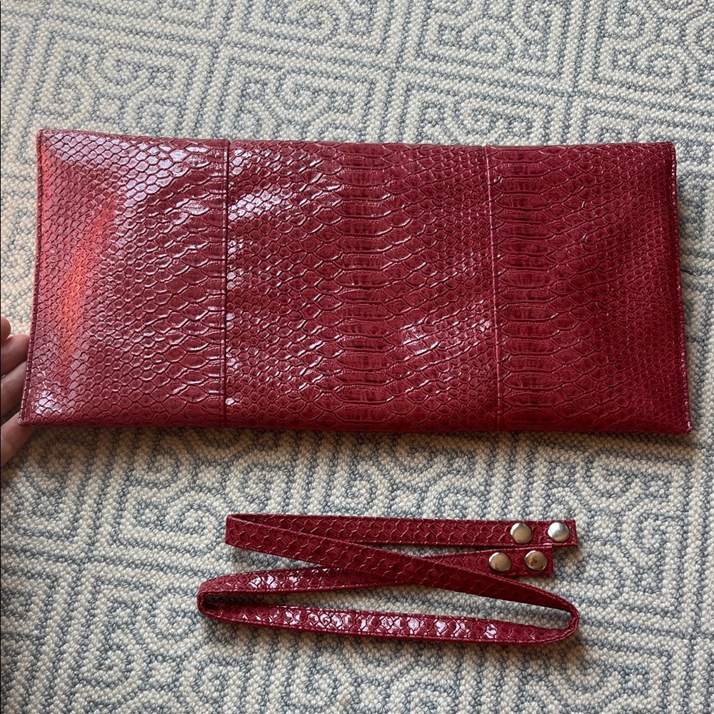 Chic Textured Red Clutch - Picture 4 of 4